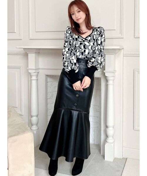 RESEXXY（リゼクシー）の「フロントボタンフェイクレザーマーメイドスカート（スカート・レディース・ブラック/ベージュ/ブラウン・FREE）」の13枚目の写真