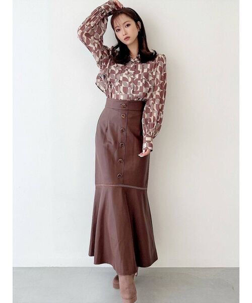 RESEXXY（リゼクシー）の「フロントボタンフェイクレザーマーメイドスカート（スカート・レディース・ブラック/ベージュ/ブラウン・FREE）」の10枚目の写真