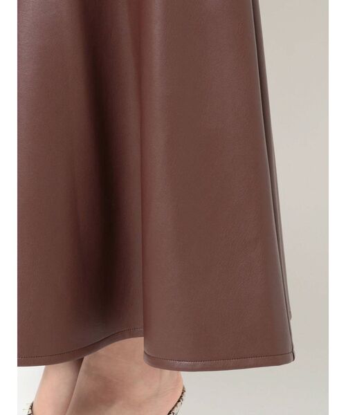 RESEXXY（リゼクシー）の「フロントボタンフェイクレザーマーメイドスカート（スカート・レディース・ブラック/ベージュ/ブラウン・FREE）」の9枚目の写真
