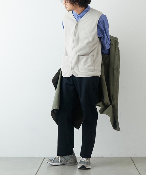 GUNZE（グンゼ）の「【GUNZE×TYPY】エアリーフリースノーカラーベスト（ベスト・メンズ・ネイビー/ブラウン/ブラック/グレー/アイボリー・S/M/L/XL）」の22枚目の写真