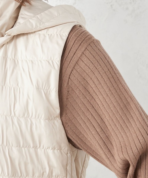 Petit Honfleur（プチオンフルール）の「ハイブリッド切り替えダウンベスト（ダウンベスト・レディース・アイボリー/ブラック・9号/11号/13号）」の10枚目の写真