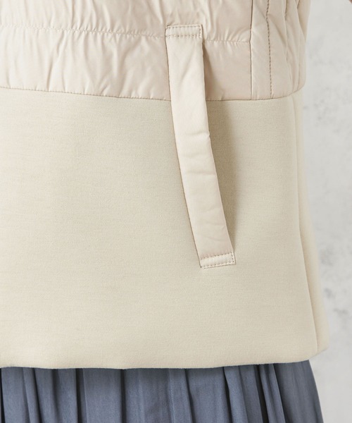 Petit Honfleur（プチオンフルール）の「ハイブリッド切り替えダウンベスト（ダウンベスト・レディース・アイボリー/ブラック・9号/11号/13号）」の16枚目の写真