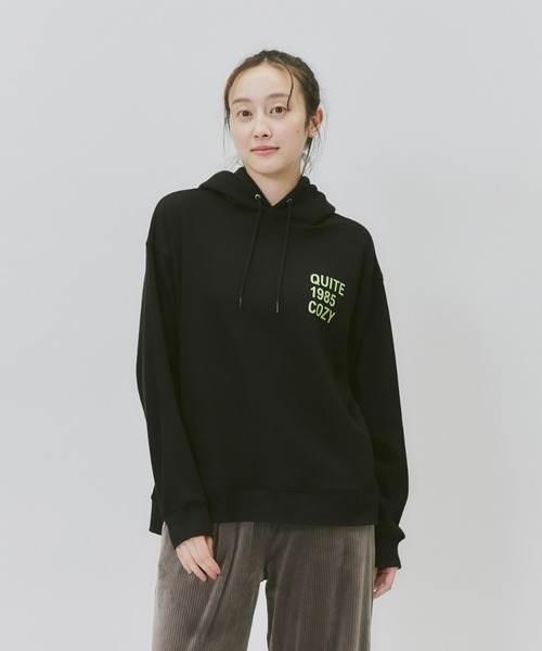 HONEYSUCKLE ROSE(ハニーサックルローズ)の「【HONEYSUCKLE ROSE】MOCOMOCOパーカー(パーカー・レディース・ブラック/ブルー/イエロー・M/L)」の2枚目の写真