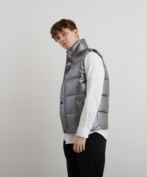 VIBGYOR(ヴィブジョー)の「シレー加工中綿ベスト(BEY)(ベスト・メンズ・シルバー/ブラック・MEDIUM/LARGE)」の6枚目の写真