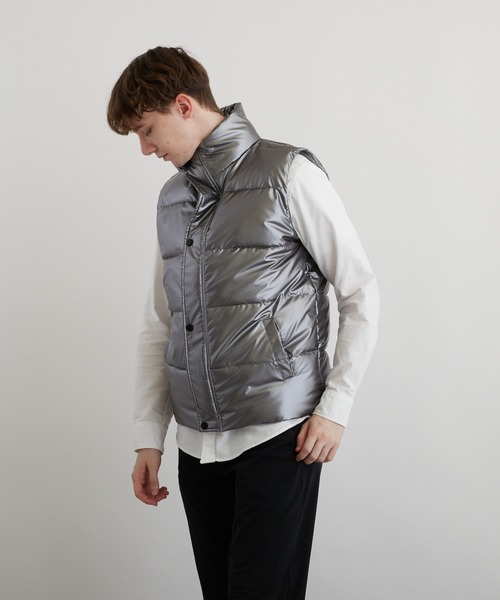 VIBGYOR(ヴィブジョー)の「シレー加工中綿ベスト(BEY)(ベスト・メンズ・シルバー/ブラック・MEDIUM/LARGE)」の7枚目の写真