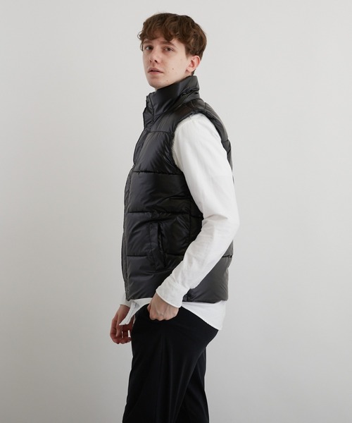 VIBGYOR(ヴィブジョー)の「シレー加工中綿ベスト(BEY)(ベスト・メンズ・シルバー/ブラック・MEDIUM/LARGE)」の11枚目の写真