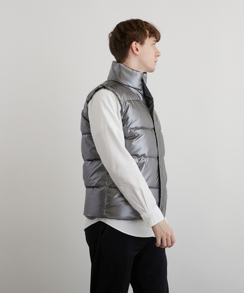 VIBGYOR(ヴィブジョー)の「シレー加工中綿ベスト(BEY)(ベスト・メンズ・シルバー/ブラック・MEDIUM/LARGE)」の18枚目の写真