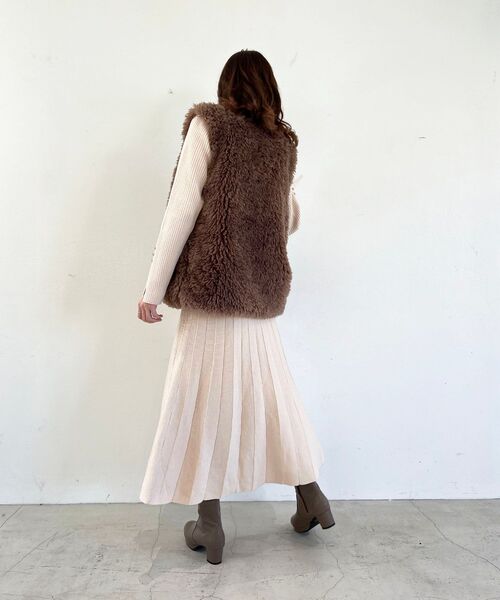 MAJESTIC LEGON（マジェスティックレゴン）の「フロントボタンニットワンピース（ワンピース・レディース・ブラック/ブラウン/アイボリー・MEDIUM）」の8枚目の写真