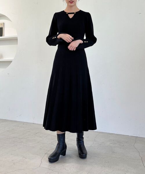 MAJESTIC LEGON（マジェスティックレゴン）の「フロントボタンニットワンピース（ワンピース・レディース・ブラック/ブラウン/アイボリー・MEDIUM）」の12枚目の写真