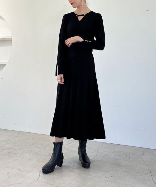 MAJESTIC LEGON（マジェスティックレゴン）の「フロントボタンニットワンピース（ワンピース・レディース・ブラック/ブラウン/アイボリー・MEDIUM）」の10枚目の写真