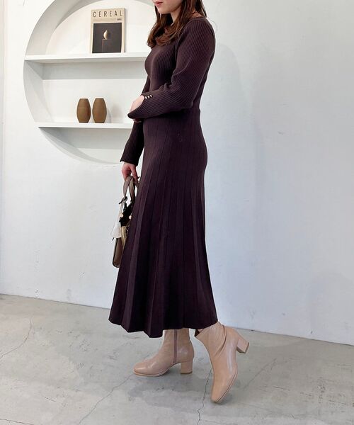 MAJESTIC LEGON（マジェスティックレゴン）の「フロントボタンニットワンピース（ワンピース・レディース・ブラック/ブラウン/アイボリー・MEDIUM）」の13枚目の写真