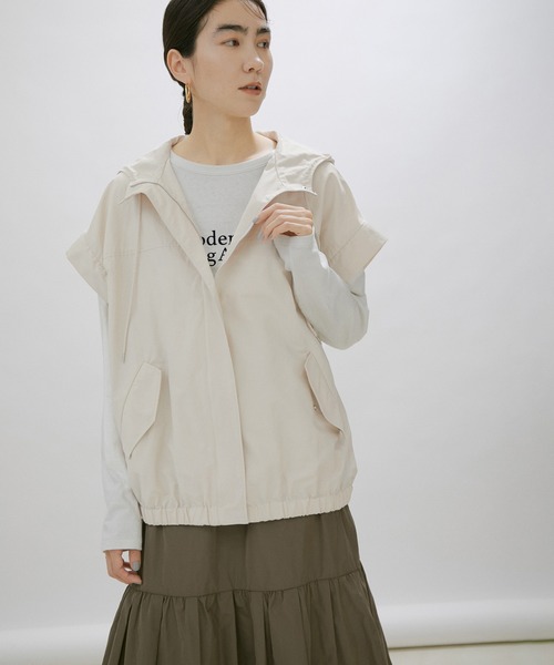 SALON adam et rope'（サロン アダム エ ロペ）の「【WEB・一部直営店舗限定】[手洗い・袖取り外し可能]マルチウェイマウンテンパーカー/ベスト（マウンテンパーカー・レディース・ベージュ/ブラック/グレー系その他・FREE）」の5枚目の写真
