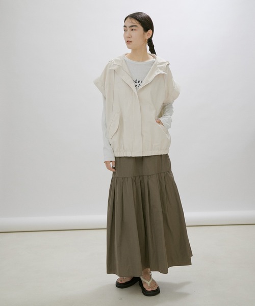 SALON adam et rope'（サロン アダム エ ロペ）の「【WEB・一部直営店舗限定】[手洗い・袖取り外し可能]マルチウェイマウンテンパーカー/ベスト（マウンテンパーカー・レディース・ベージュ/ブラック/グレー系その他・FREE）」の12枚目の写真