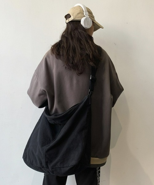 B.R.U（ブル）の「【A4収納可能】大容量キャンバストートバッグ / キャンバスショルダーバッグ（ショルダーバッグ・メンズ・ホワイト/ブラック/カーキ/グレー/ブルー・FREE）」の11枚目の写真