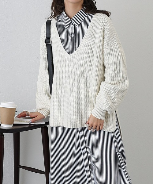 COLONY 2139(コロニートゥーワンスリーナイン)の「深V畦ニットプルオーバー(ニット/セーター・レディース・ピンク/オフホワイト/ブルー/ブラック・FREE)」の17枚目の写真