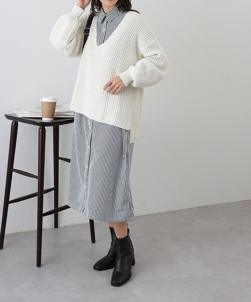 COLONY 2139(コロニートゥーワンスリーナイン)の「深V畦ニットプルオーバー(ニット/セーター・レディース・ピンク/オフホワイト/ブルー/ブラック・FREE)」の19枚目の写真