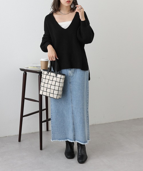 COLONY 2139(コロニートゥーワンスリーナイン)の「深V畦ニットプルオーバー(ニット/セーター・レディース・ピンク/オフホワイト/ブルー/ブラック・FREE)」の13枚目の写真