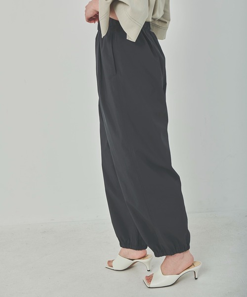 OUTERSUNSET（アウターサンセット）の「twill tuck pants（その他パンツ・レディース・ブラック/カーキ・FREE）」の7枚目の写真