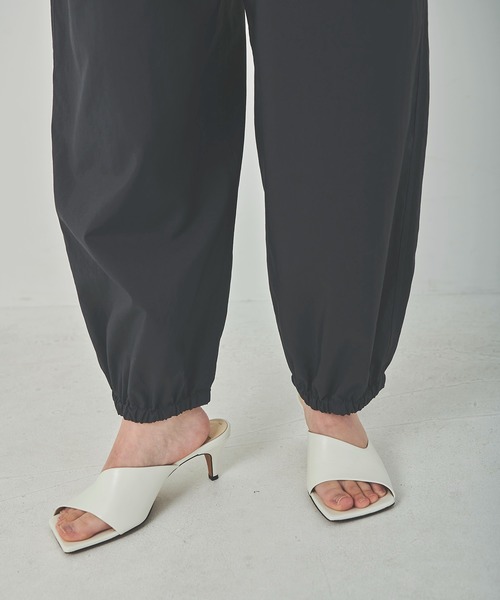 OUTERSUNSET（アウターサンセット）の「twill tuck pants（その他パンツ・レディース・ブラック/カーキ・FREE）」の15枚目の写真