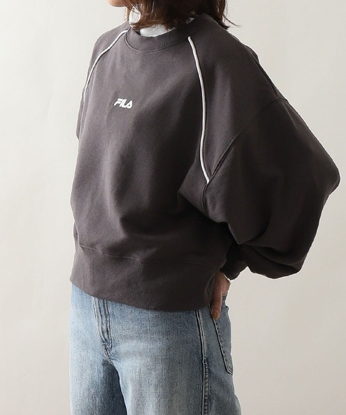 FILA(フィラ)の「【FILA】 ワンポイント ロゴ 刺繍 オーバーサイズ 裏毛 スウェット トレーナー(スウェット・レディース・アイボリー/ピンクベージュ/スミクロ・MEDIUM/LARGE)」の3枚目の写真