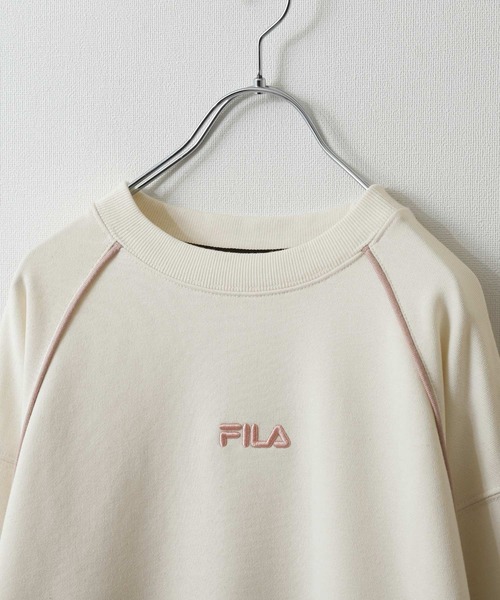 FILA(フィラ)の「【FILA】 ワンポイント ロゴ 刺繍 オーバーサイズ 裏毛 スウェット トレーナー(スウェット・レディース・アイボリー/ピンクベージュ/スミクロ・MEDIUM/LARGE)」の4枚目の写真