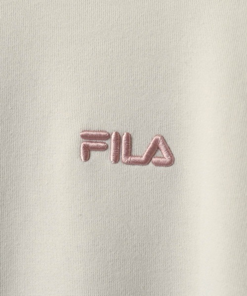 FILA(フィラ)の「【FILA】 ワンポイント ロゴ 刺繍 オーバーサイズ 裏毛 スウェット トレーナー(スウェット・レディース・アイボリー/ピンクベージュ/スミクロ・MEDIUM/LARGE)」の5枚目の写真