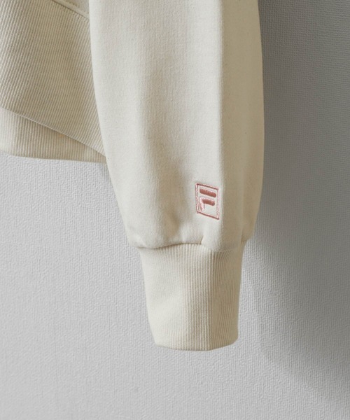 FILA(フィラ)の「【FILA】 ワンポイント ロゴ 刺繍 オーバーサイズ 裏毛 スウェット トレーナー(スウェット・レディース・アイボリー/ピンクベージュ/スミクロ・MEDIUM/LARGE)」の7枚目の写真