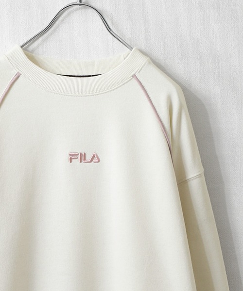 FILA(フィラ)の「【FILA】 ワンポイント ロゴ 刺繍 オーバーサイズ 裏毛 スウェット トレーナー(スウェット・レディース・アイボリー/ピンクベージュ/スミクロ・MEDIUM/LARGE)」の11枚目の写真