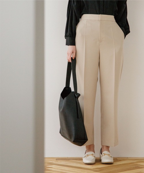 OPAQUE.CLIP（オペークドットクリップ）の「◆セットアップ対応  ワイドパンツ【洗濯機洗い可/イージーケア/ストレッチ/防シワ/吸水速乾】（その他パンツ・レディース・ベージュ/ブルー/オフホワイト/ブラック/カーキ・36/38/40/42）」の4枚目の写真