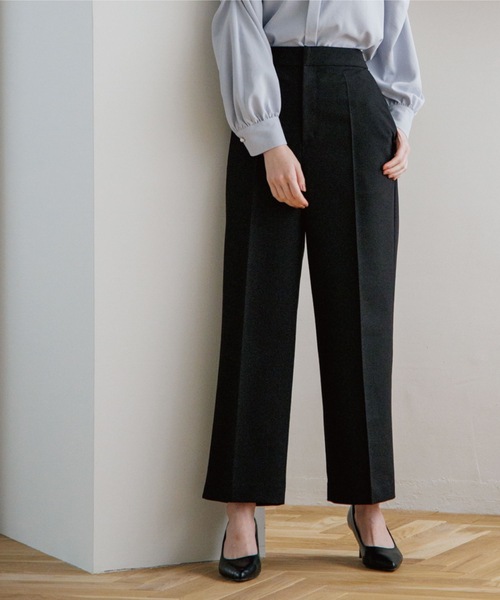 OPAQUE.CLIP（オペークドットクリップ）の「◆セットアップ対応  ワイドパンツ【洗濯機洗い可/イージーケア/ストレッチ/防シワ/吸水速乾】（その他パンツ・レディース・ベージュ/ブルー/オフホワイト/ブラック/カーキ・36/38/40/42）」の3枚目の写真