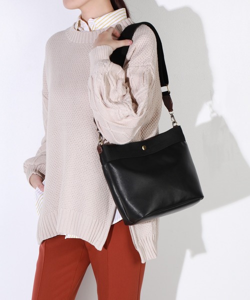 LUGG NAGG(ラグナグ)の「【adottona/アドット】ショルダーつきミニバッグ(ショルダーバッグ・レディース・ベージュ/ブラック・FREE)」の6枚目の写真