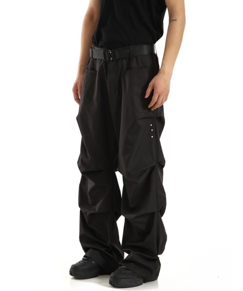 ARULE（アルール）の「A'GEM/9 × .kom『ARULE/アルール』ワイドシルエット スピンドル カーゴパンツ（カーゴパンツ・メンズ・ブラック・L）」の2枚目の写真