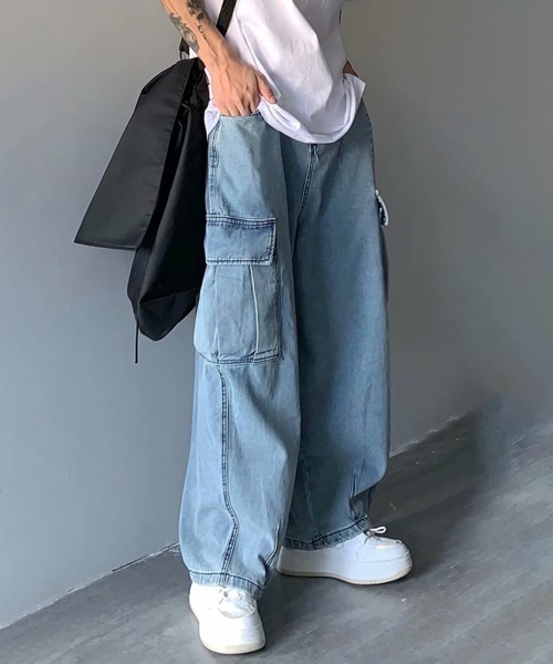 NOWLE(ノウル)の「【NOWLE】ルーズ デニム カーゴパンツ(カーゴパンツ・メンズ・ブラック/インディゴブルー・MEDIUM/LARGE/X-LARGE)」の1枚目の写真