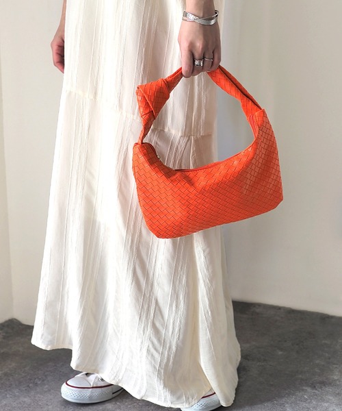 Riberry（リベリー）の「結び目デザイン編み込み風ハンドバッグ（ハンドバッグ・レディース・ブラック/グリーン/ホワイト/オレンジ・FREE）」の4枚目の写真