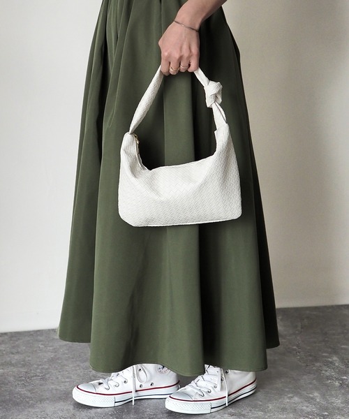 Riberry（リベリー）の「結び目デザイン編み込み風ハンドバッグ（ハンドバッグ・レディース・ブラック/グリーン/ホワイト/オレンジ・FREE）」の7枚目の写真