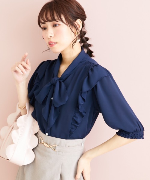 marun（マルン）の「＜大きいサイズ＞ ボータイリボンブラウス marun（シャツ/ブラウス・レディース・ネイビー/ピンク・L/LL/3L/4L/5L）」の3枚目の写真