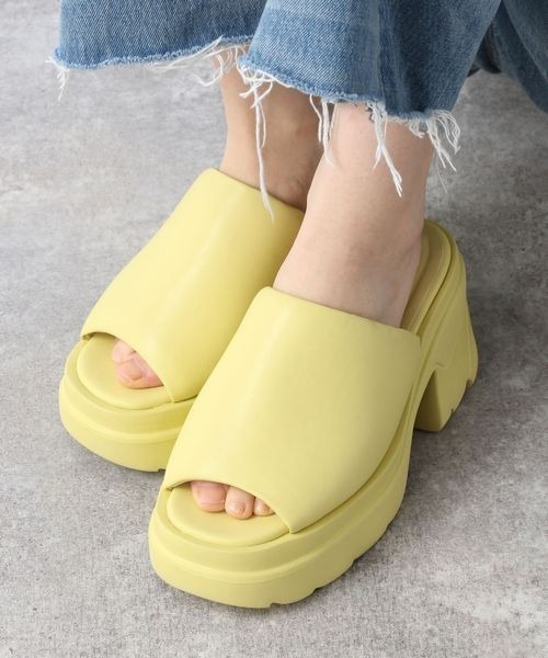 JEANASIS（ジーナシス）の「パファーアツゾコヒールサンダル/191575（サンダル・レディース・イエロー/ブラック/ホワイト・MEDIUM/LARGE）」の13枚目の写真