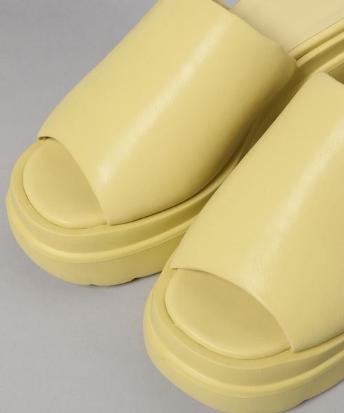JEANASIS（ジーナシス）の「パファーアツゾコヒールサンダル/191575（サンダル・レディース・イエロー/ブラック/ホワイト・MEDIUM/LARGE）」の9枚目の写真