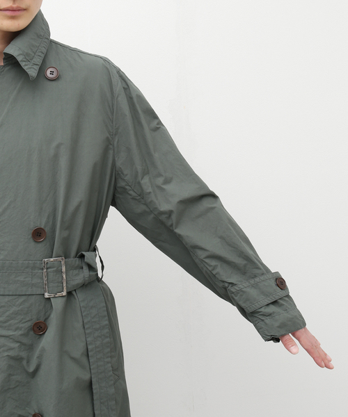 EDIFICE（エディフィス）の「【HUM VENT / ヒューベント】ALGA TRENCH COAT（トレンチコート・メンズ・ネイビー/グリーン・2）」の16枚目の写真