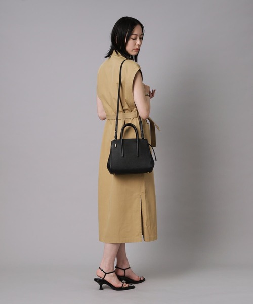 TOFF&LOADSTONE(トフアンドロードストーン)の「Jolie light shrink(ジョリー ライトシュリンク)S(ハンドバッグ・レディース・ホワイト/ブラック/ベージュ/ピンク/ブルー系その他/レモンイエロー/チャコールグレー/ベビーピンク/ブラウン系その他2/グレー系その他6/ライトオレンジ系/マスタード/シルバー・FREE/00)」の21枚目の写真