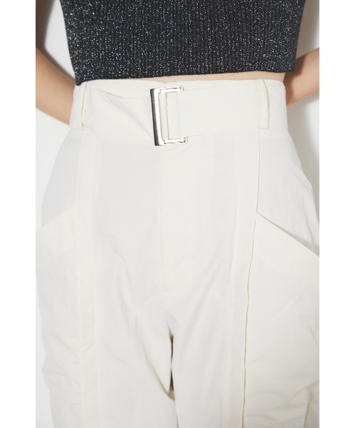 rienda（リエンダ）の「オーバーポケットナイロンパンツ 春服（カーゴパンツ・レディース・ホワイト/パープル/ブラック・SMALL/MEDIUM/X-SMALL）」の4枚目の写真