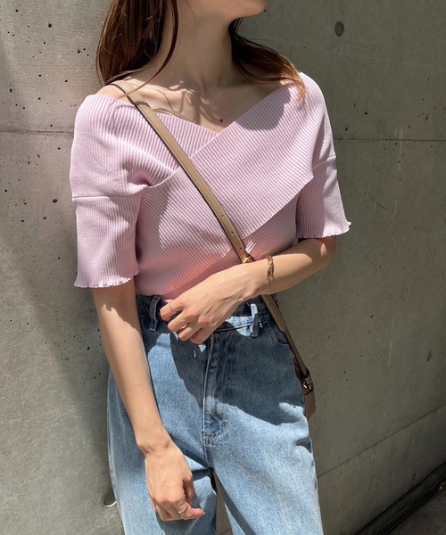 one after another NICE CLAUP(ワンアフターアナザーナイスクラップ)の「カシュクールメローニット(ニット/セーター・レディース・ベージュ/ブラック×ホワイト/ピンク/オフホワイト・FREE)」の4枚目の写真