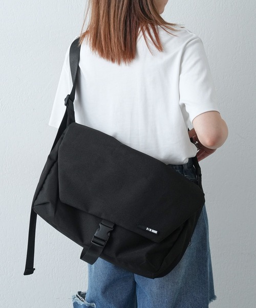 COLONY 2139（コロニートゥーワンスリーナイン）の「撥水メッセンジャーバッグ（メッセンジャーバッグ・メンズ・ブラック/ベージュ/グレー/グリーン・FREE）」の7枚目の写真