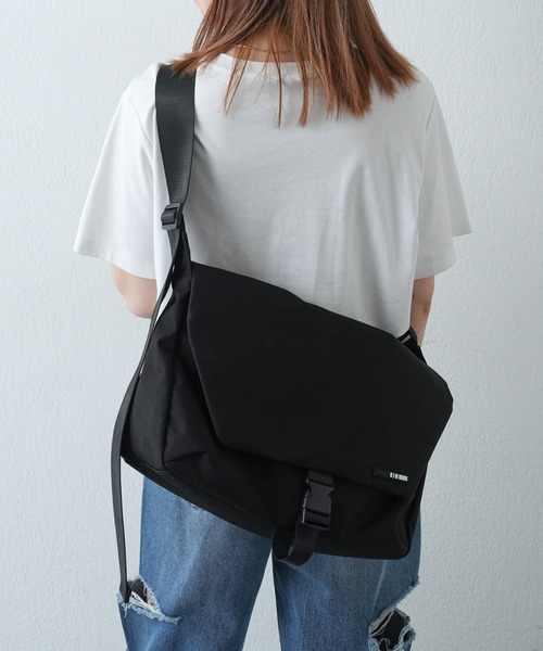 COLONY 2139（コロニートゥーワンスリーナイン）の「撥水メッセンジャーバッグ（メッセンジャーバッグ・メンズ・ブラック/ベージュ/グレー/グリーン・FREE）」の8枚目の写真