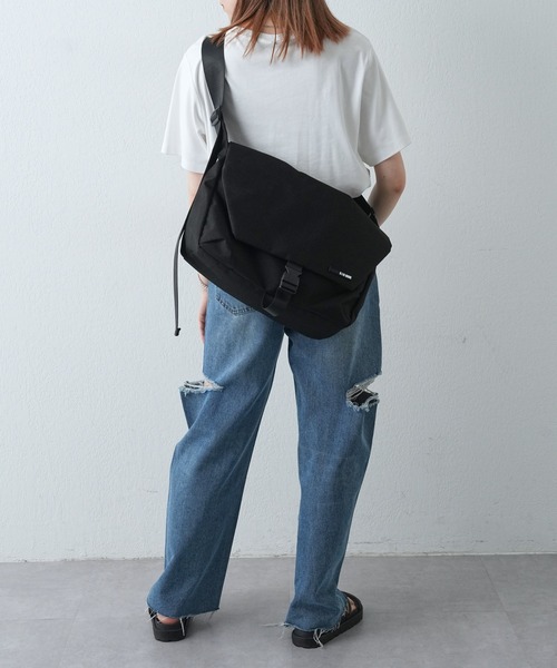 COLONY 2139（コロニートゥーワンスリーナイン）の「撥水メッセンジャーバッグ（メッセンジャーバッグ・メンズ・ブラック/ベージュ/グレー/グリーン・FREE）」の16枚目の写真