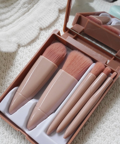 Port（ポート）の「ミラーケース付き メイクブラシ 5本セット_（メイク