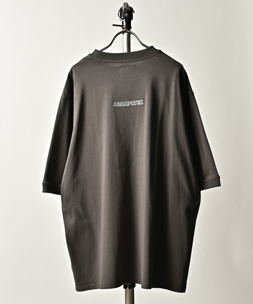 ADAM PATEK(アダムパテック)の「ADAMPATEK / groupie college Logo looose T/ルーズシルエットカレッジロゴビッグTシャツ(AP2314034)(Tシャツ/カットソー・レディース・ブラック/ホワイト/グレー・1/2/3)」の5枚目の写真