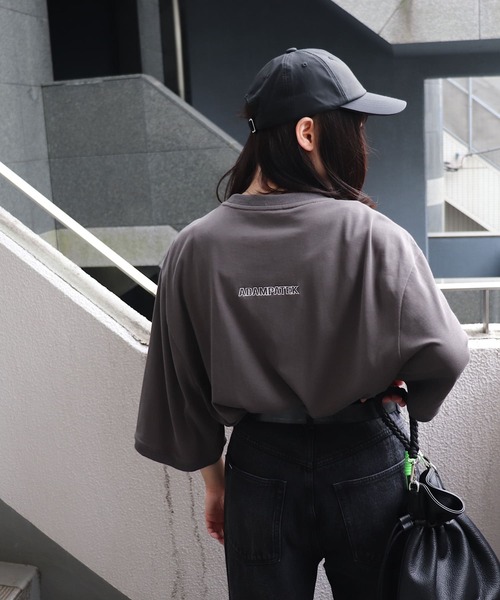 ADAM PATEK(アダムパテック)の「ADAMPATEK / groupie college Logo looose T/ルーズシルエットカレッジロゴビッグTシャツ(AP2314034)(Tシャツ/カットソー・レディース・ブラック/ホワイト/グレー・1/2/3)」の19枚目の写真