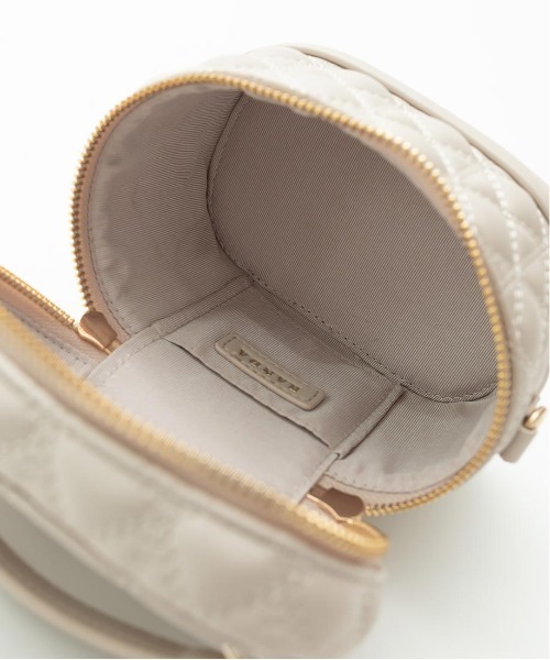 RANDA（ランダ）の「キルティング2WAYミニバニティバッグ（ハンドバッグ・レディース・ブルー/アイボリー/ブラック/ベージュ/シルバー・FREE）」の22枚目の写真