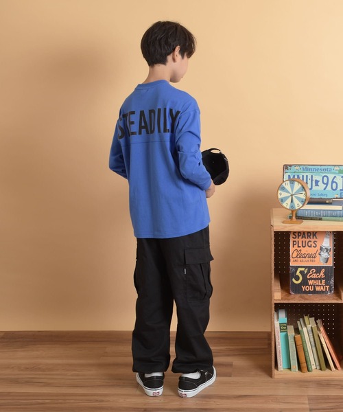 GLAZOS(グラソス)の「バックワイドロゴプリント長袖Tシャツ(Tシャツ/カットソー・キッズ・ベージュ/ネイビー/グレー/ホワイト/ブルー/ブラック・170cm/140cm/150cm/160cm)」の7枚目の写真